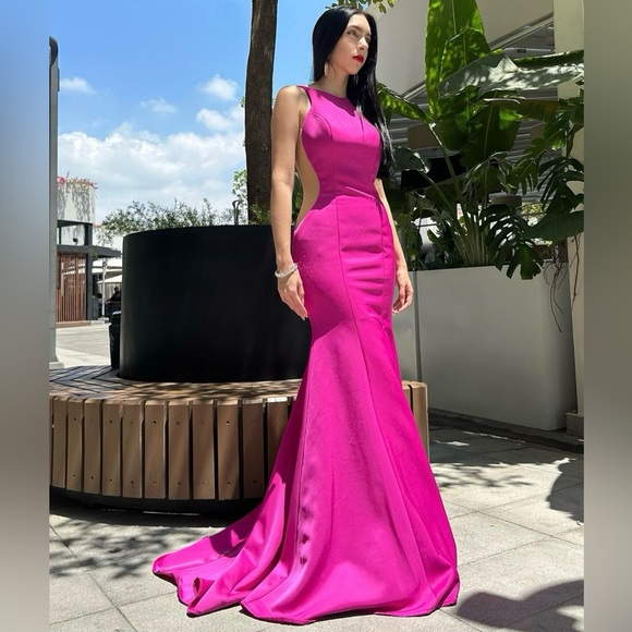 New Dress for sale mermaid style cut high neck and low stretch and firm